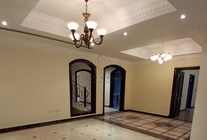 956018 - Property Image 3