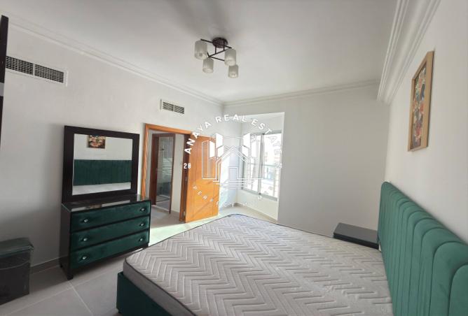 956055 - Property Image 2