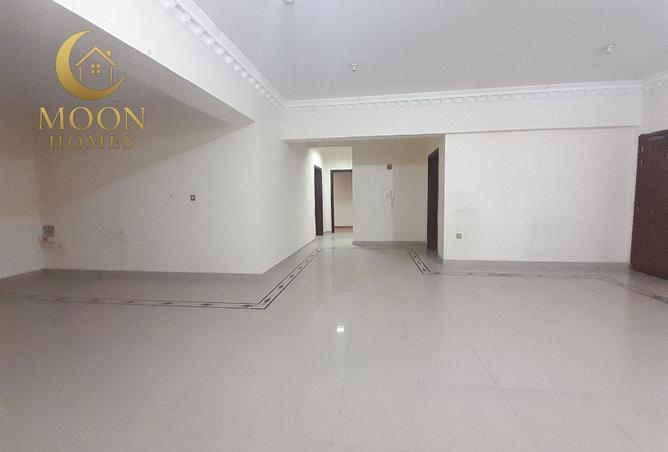 956089 - Property Image 2