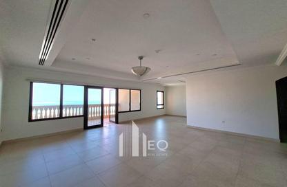 Apartment - 2 Bedrooms - 3 Bathrooms for rent in West Porto Drive - Porto Arabia - The Pearl Island - Doha