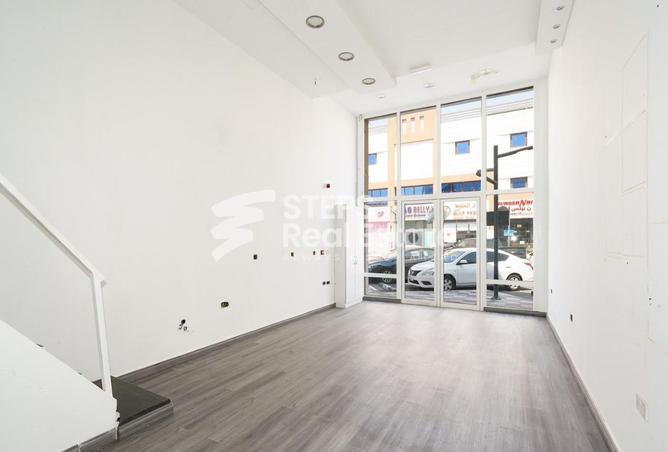 956093 - Property Main Image