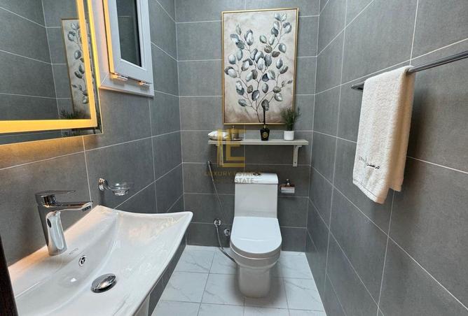 956105 - Property Image 3