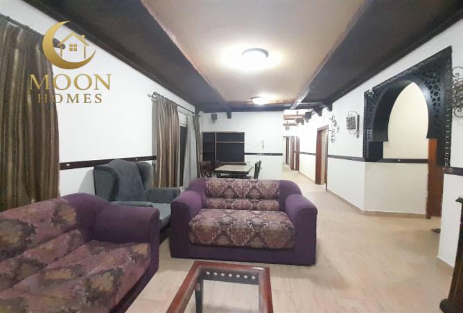 956270 - Property Image 2