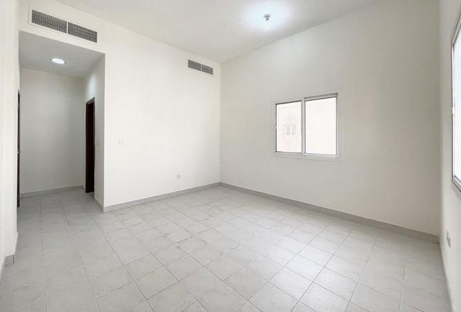 956351 - Property Image 3