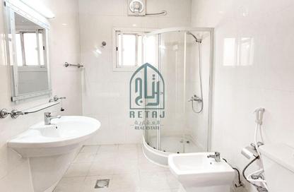 Apartment - 3 Bedrooms - 2 Bathrooms for rent in Al Sadd Road - Al Sadd - Doha