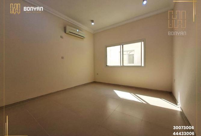 956423 - Property Image 2