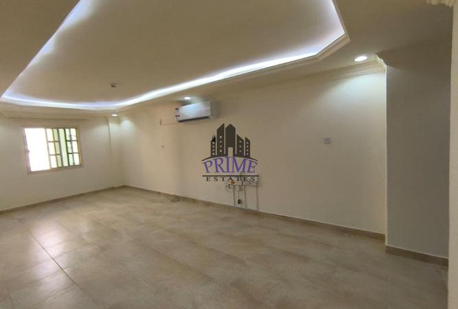 956509 - Property Image 2