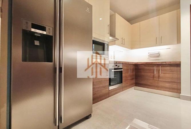 956728 - Property Image 3