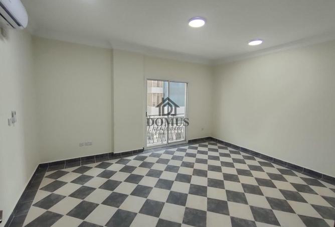 956805 - Property Image 3
