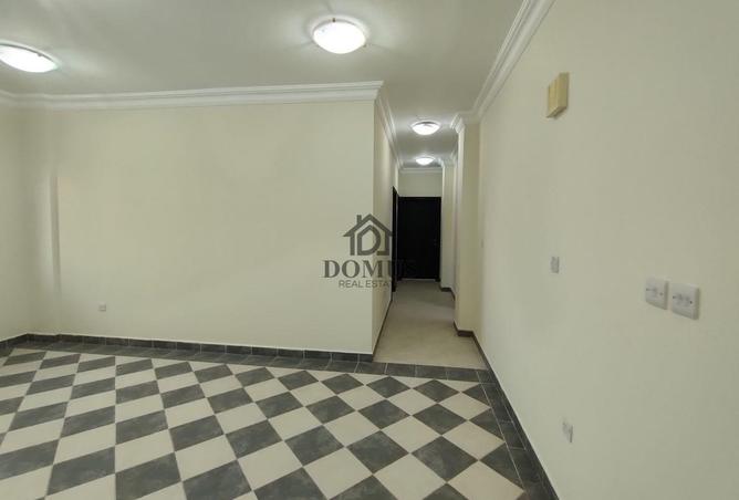 956805 - Property Image 2