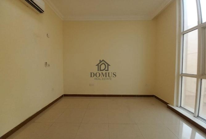 956813 - Property Image 3