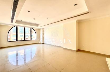 Apartment - 1 Bedroom - 2 Bathrooms for rent in West Porto Drive - Porto Arabia - The Pearl Island - Doha