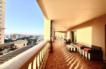 Apartment - 2 Bedrooms - 3 Bathrooms for rent in West Porto Drive - Porto Arabia - The Pearl Island - Doha