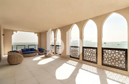 شقة - 2 غرف نوم - 3 حمامات للايجار في البلاج الغربي - البلاج - جزيرة اللؤلؤة - الدوحة