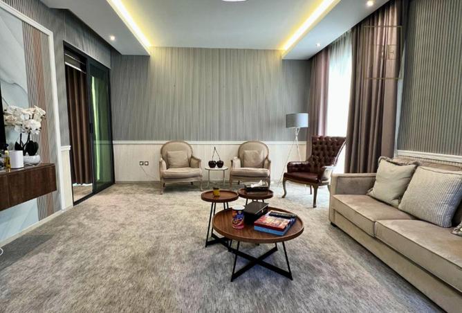 957415 - Property Image 2