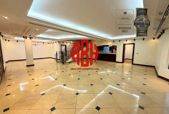 957717 - Property Image 2