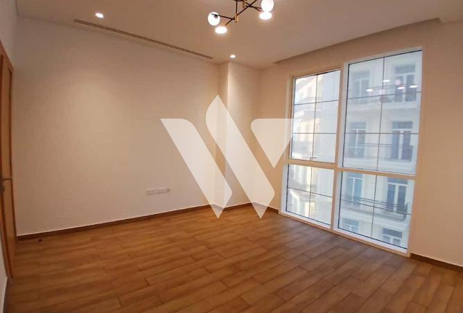 957895 - Property Image 2