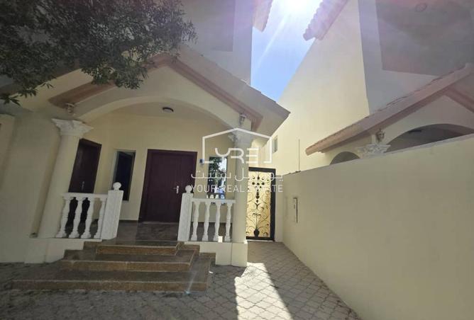 958235 - Property Image 2