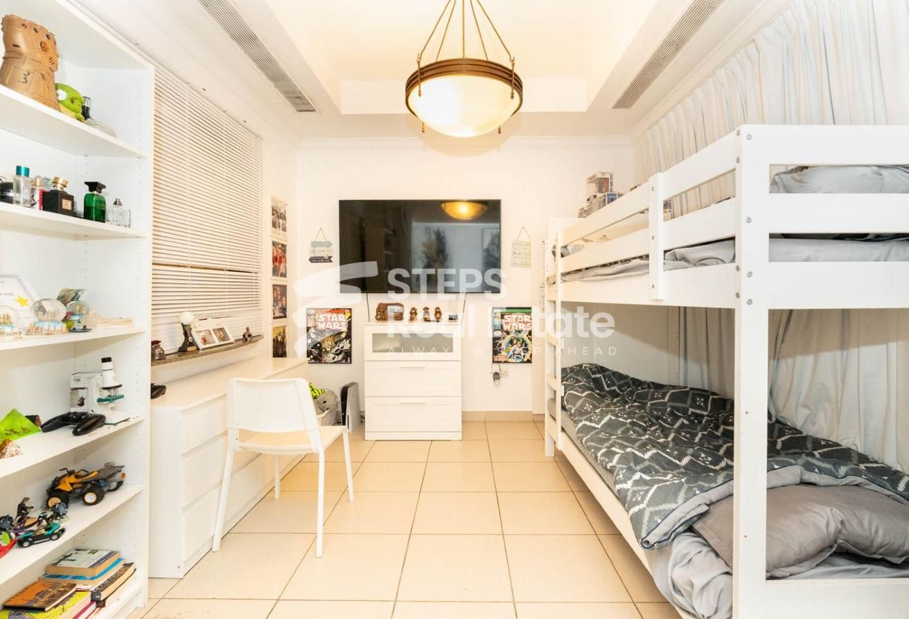 Luxurious Apartment with Office for Sale - apartment in Porto Arabia