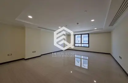 Apartment - 1 Bedroom - 2 Bathrooms for rent in East Porto Drive - Porto Arabia - The Pearl Island - Doha