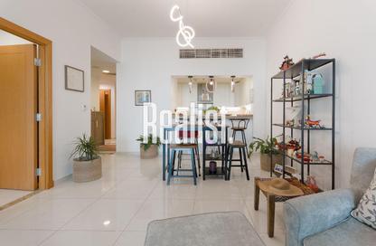 Apartment - 2 Bedrooms - 3 Bathrooms for sale in Viva East - Viva Bahriyah - The Pearl Island - Doha