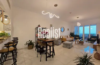 Apartment - 2 Bedrooms - 3 Bathrooms for sale in Viva East - Viva Bahriyah - The Pearl Island - Doha