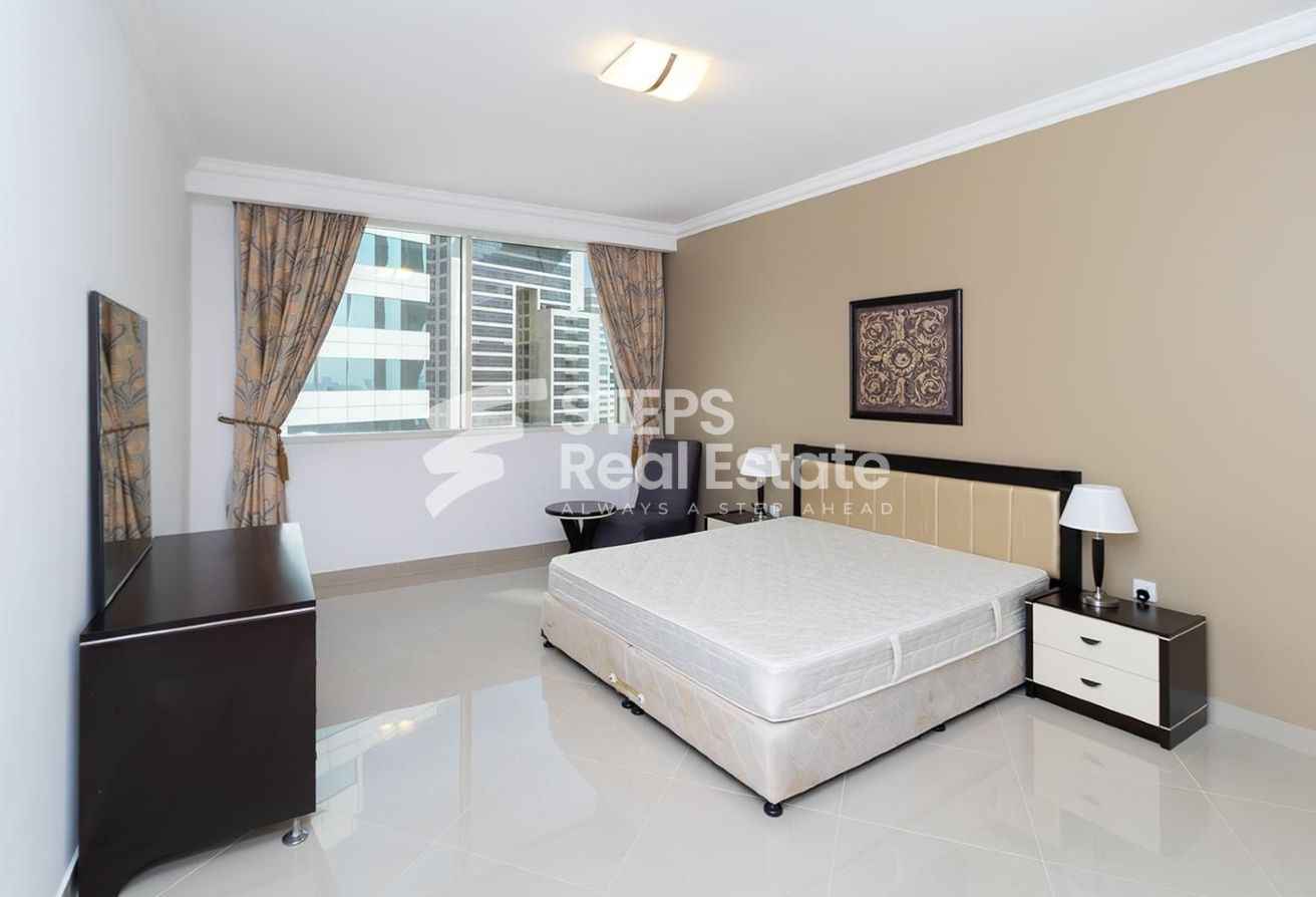 Duplex with Views of West Bay | Bills Included - apartment in West Bay