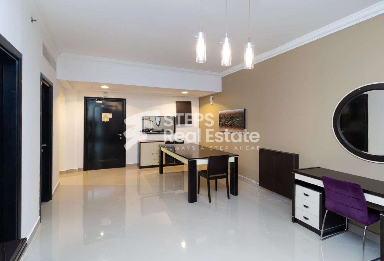 Duplex with Views of West Bay | Bills Included - apartment in West Bay