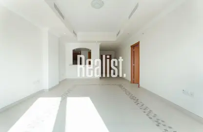 Apartment - 1 Bedroom - 2 Bathrooms for rent in Tower 27 - Porto Arabia - The Pearl Island - Doha