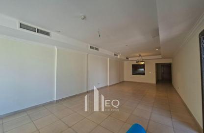 Apartment - 1 Bedroom - 2 Bathrooms for rent in East Porto Drive - Porto Arabia - The Pearl Island - Doha