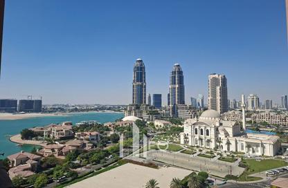 Apartment - 1 Bedroom - 2 Bathrooms for rent in East Porto Drive - Porto Arabia - The Pearl Island - Doha