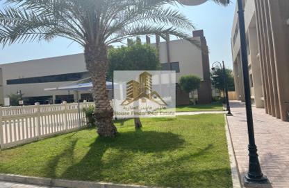 مجمع سكني - 5 غرف نوم - 6 حمامات للايجار في منطقة المارينا - الوسيل