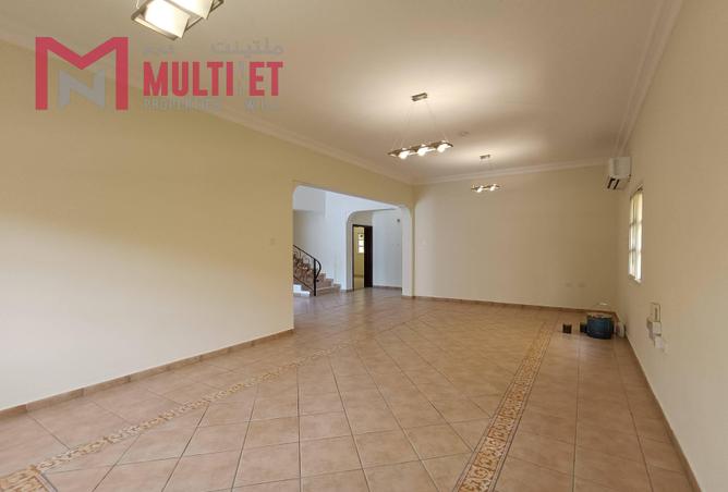 963402 - Property Image 2