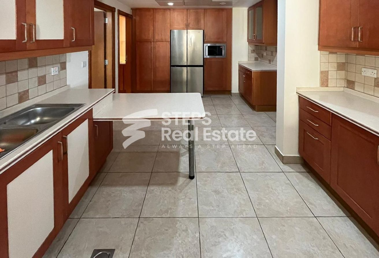 Apartment for Sale with Partial Marina View - apartment in Porto Arabia