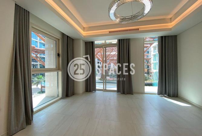 963203 - Property Image 2