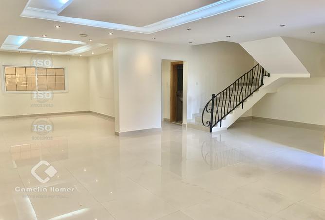 964195 - Property Image 2