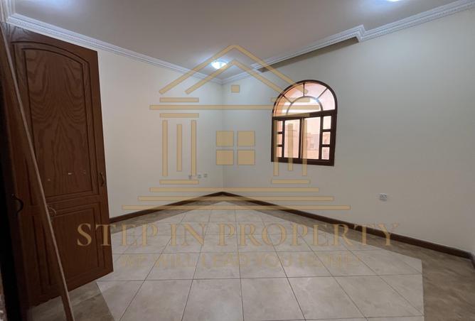 965369 - Property Image 3