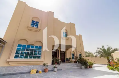 Villa - 7+ Bedrooms - 5 Bathrooms for sale in Old Airport Road - Old Airport Road - Doha