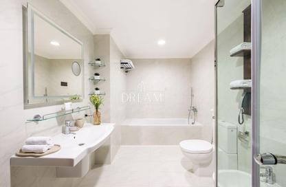 Apartment - 3 Bedrooms - 4 Bathrooms for rent in West Bay - West Bay - Doha