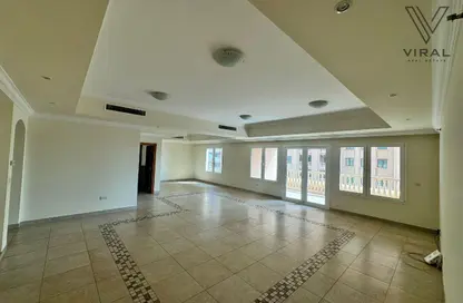 Apartment - 2 Bedrooms - 3 Bathrooms for rent in Tower 10 - Porto Arabia - The Pearl Island - Doha