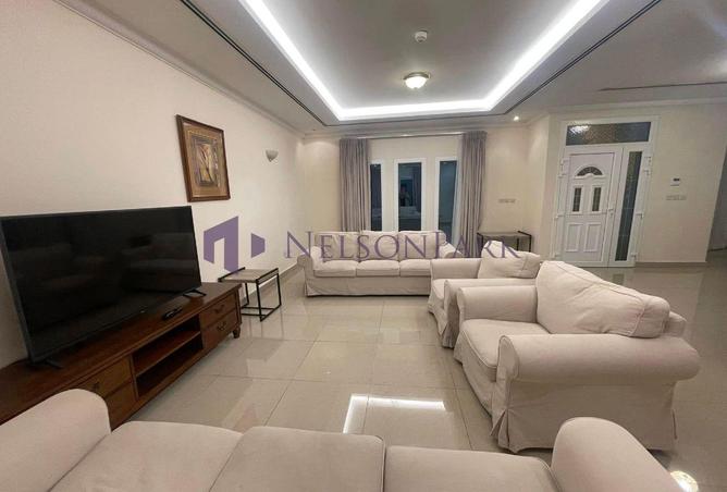 965371 - Property Image 2