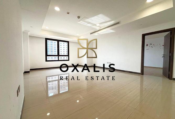 985292 - Property Image 2