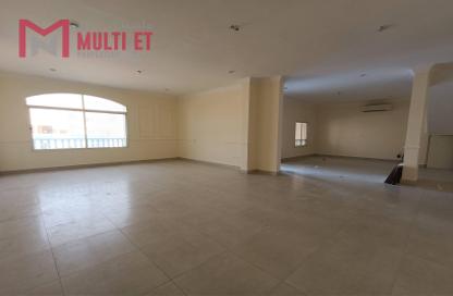 Villa - 5 Bedrooms - 4 Bathrooms for rent in Bab Al Rayyan - Muraikh - AlMuraikh - Doha