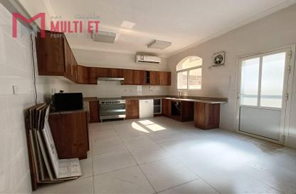 Villa - 5 Bedrooms - 4 Bathrooms for rent in Bab Al Rayyan - Muraikh - AlMuraikh - Doha