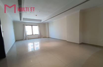 Apartment - 1 Bedroom - 2 Bathrooms for rent in East Porto Drive - Porto Arabia - The Pearl Island - Doha