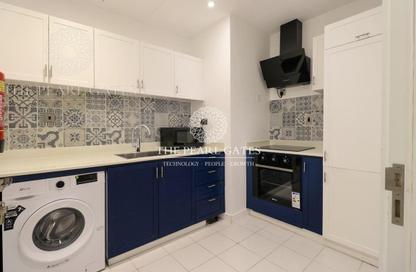 Apartment - 1 Bedroom - 2 Bathrooms for sale in Bin Al Sheikh Towers - Al Mirqab Al Jadeed - Doha