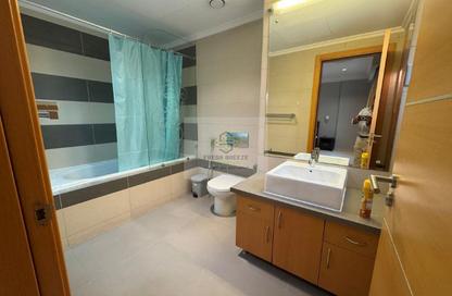 Apartment - 2 Bedrooms - 3 Bathrooms for rent in Al Sadd Road - Al Sadd - Doha
