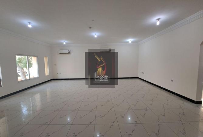 967032 - Property Image 2