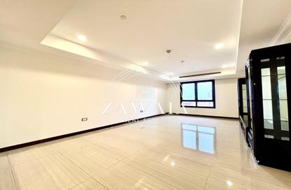 Apartment - 1 Bedroom - 2 Bathrooms for rent in East Porto Drive - Porto Arabia - The Pearl Island - Doha