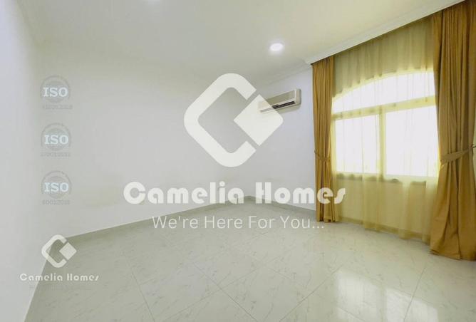 967483 - Property Image 2